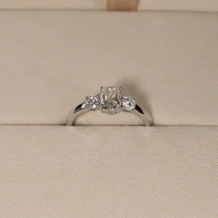 RECTANGULAR CUSHION-CUT THREE-STONE DIAMOND RING - 1.15ct - WG