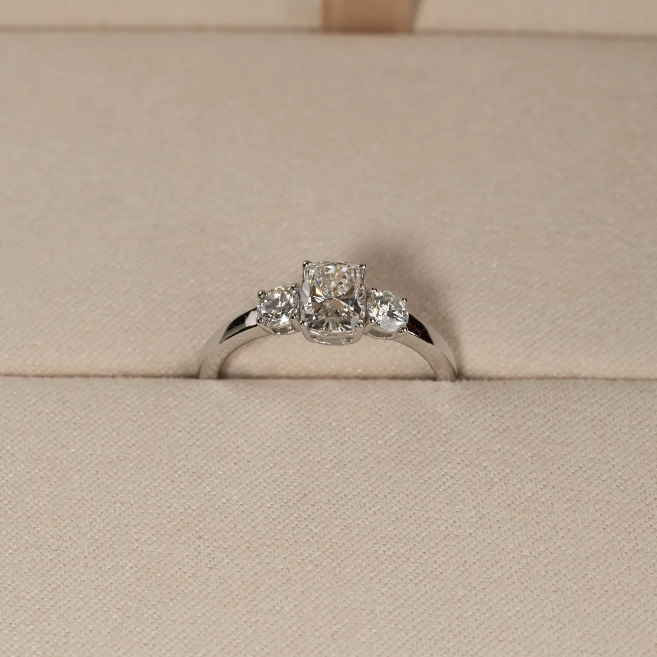 RECTANGULAR CUSHION-CUT THREE-STONE DIAMOND RING - 1.15ct - WG