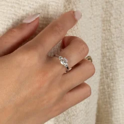 RECTANGULAR CUSHION-CUT THREE-STONE DIAMOND RING - 1.15ct - WG