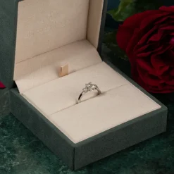 RECTANGULAR CUSHION-CUT THREE-STONE DIAMOND RING - 1.15ct - WG