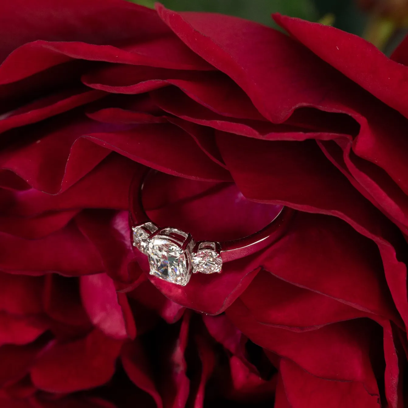 RECTANGULAR CUSHION-CUT THREE-STONE DIAMOND RING - 1.15ct - WG