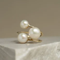 REGINA PEARL SOLID GOLD RING