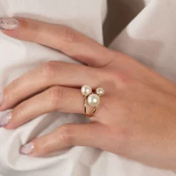 REGINA PEARL SOLID GOLD RING