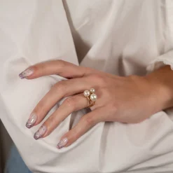 REGINA PEARL SOLID GOLD RING