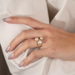 REGINA PEARL SOLID GOLD RING