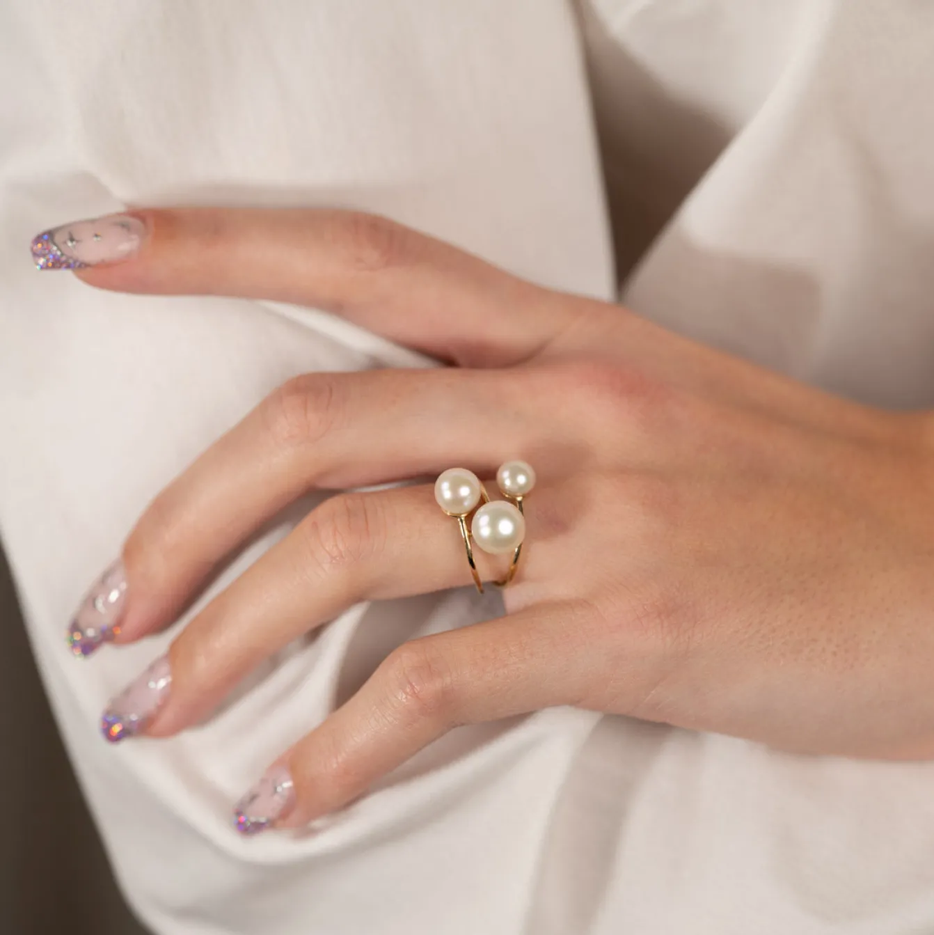 REGINA PEARL SOLID GOLD RING