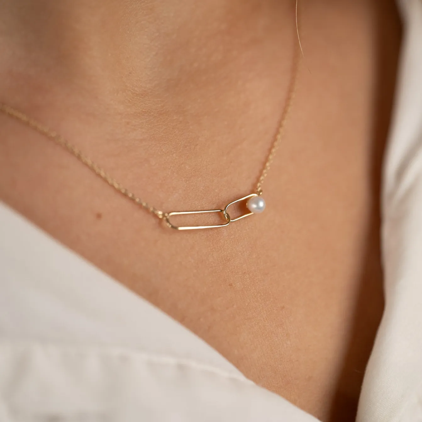 RIVA PEARL SOLID GOLD NECKLACE
