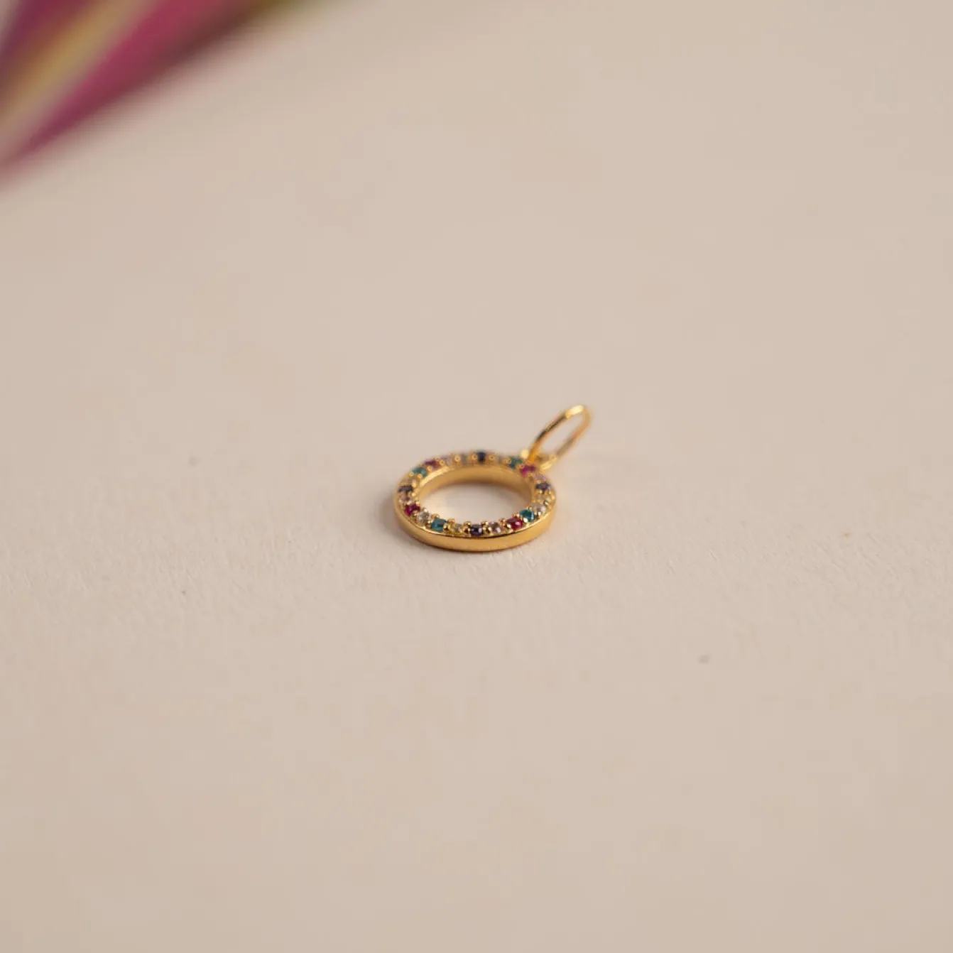 ROBERTA RAINBOW GOLDEN PENDANT - Sisi Copenhagen