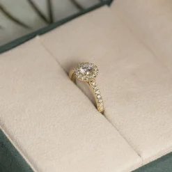 ROUND HALO ALLIANCE DIAMOND RING - 0.85ct - YG