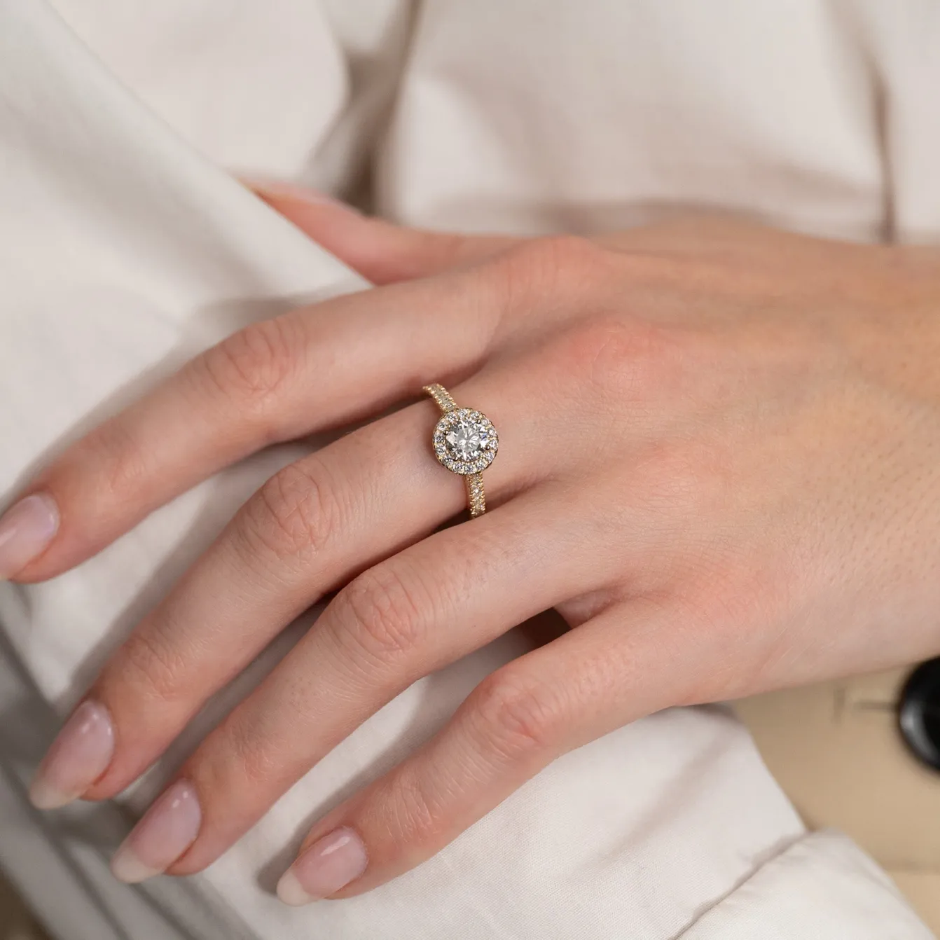 ROUND HALO ALLIANCE DIAMOND RING - 1.2ct - YG