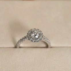 ROUND HALO ALLIANCE DIAMOND RING - 0.85ct - WG
