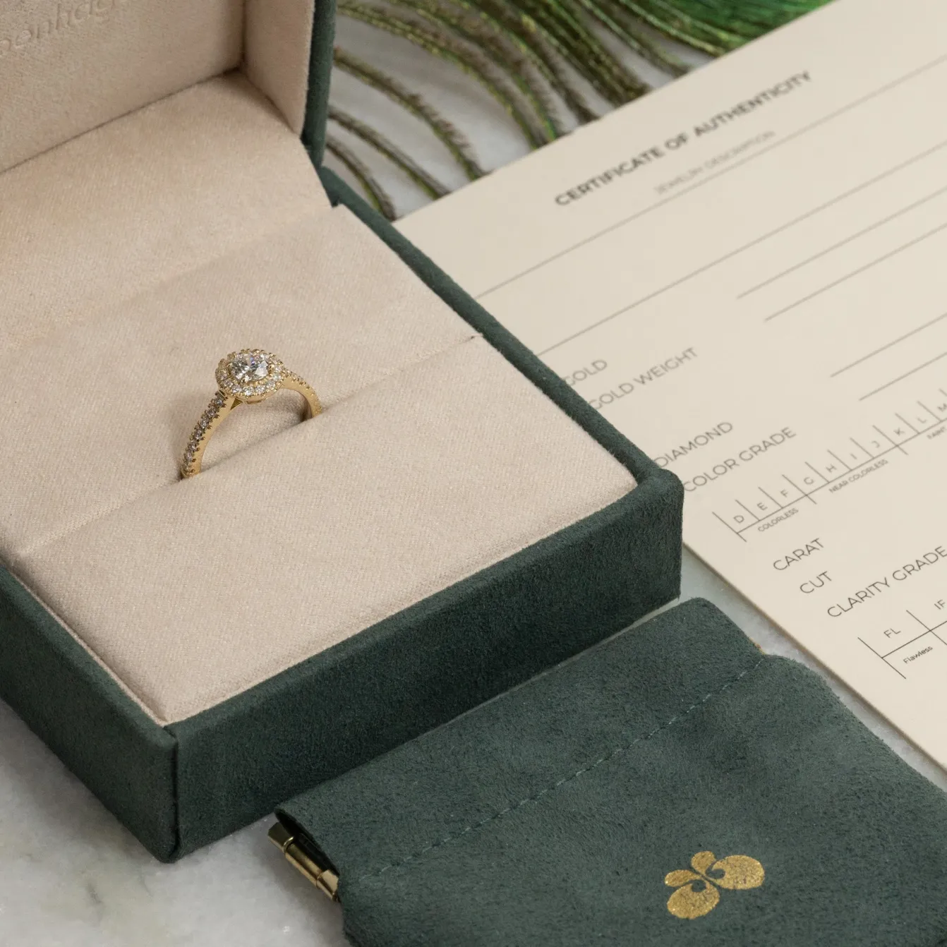 ROUND HALO ALLIANCE DIAMOND RING - 0.85ct - YG