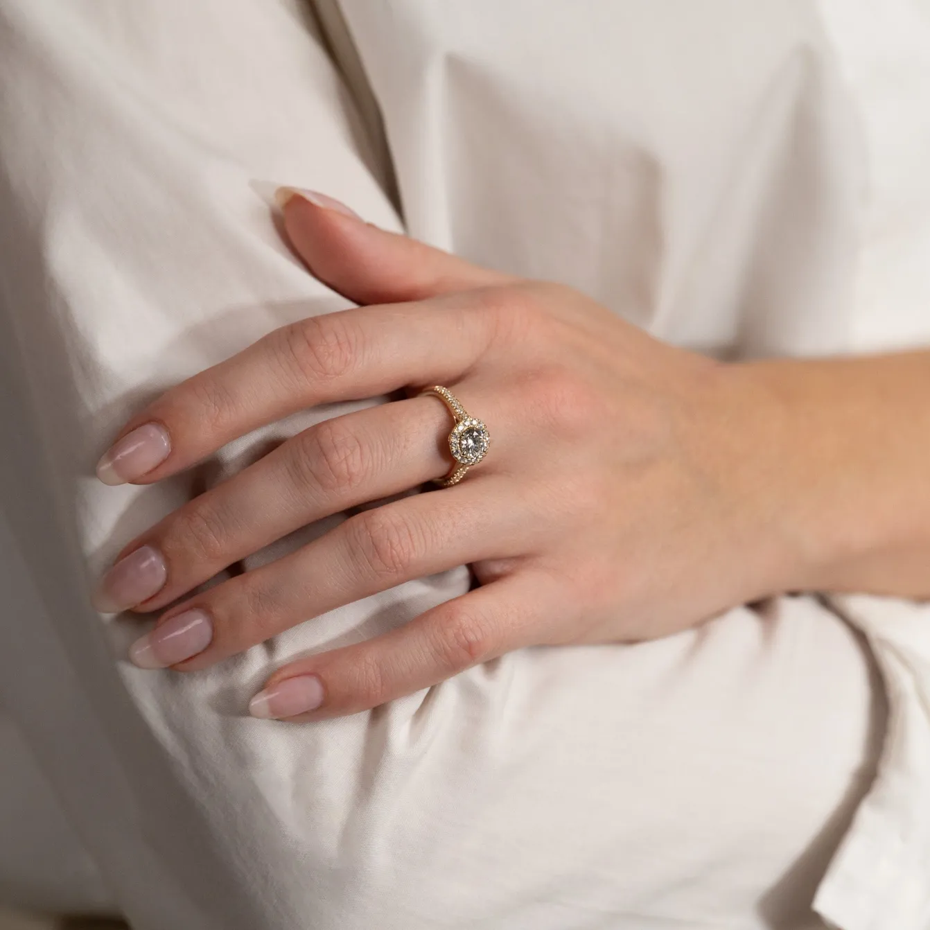 ROUND HALO ALLIANCE DIAMOND RING - 1.2ct - YG