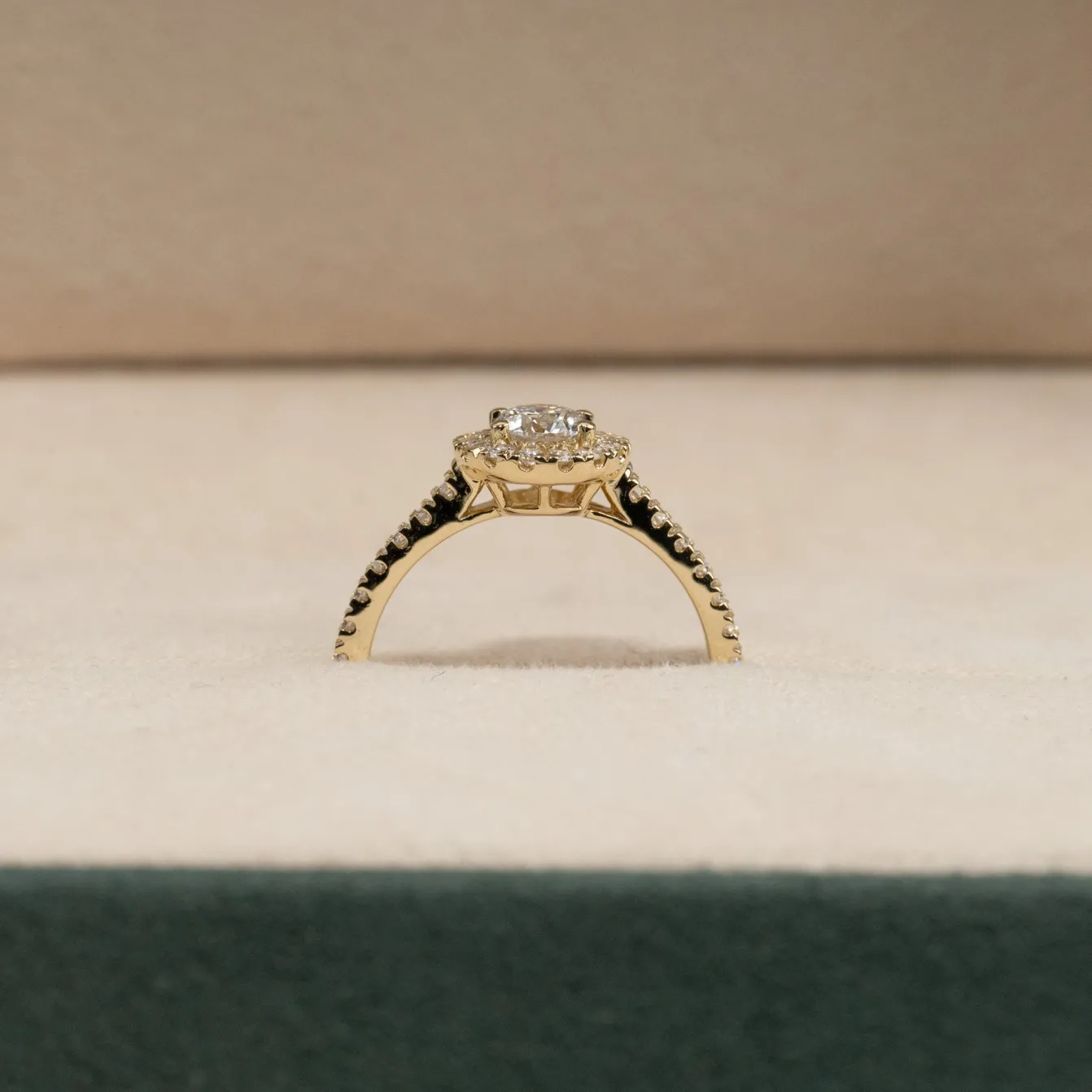 ROUND HALO ALLIANCE DIAMOND RING - 0.85ct - YG