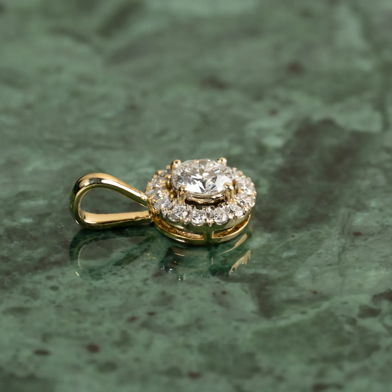 ROUND HALO DIAMOND PENDANT - 0.5ct - YG