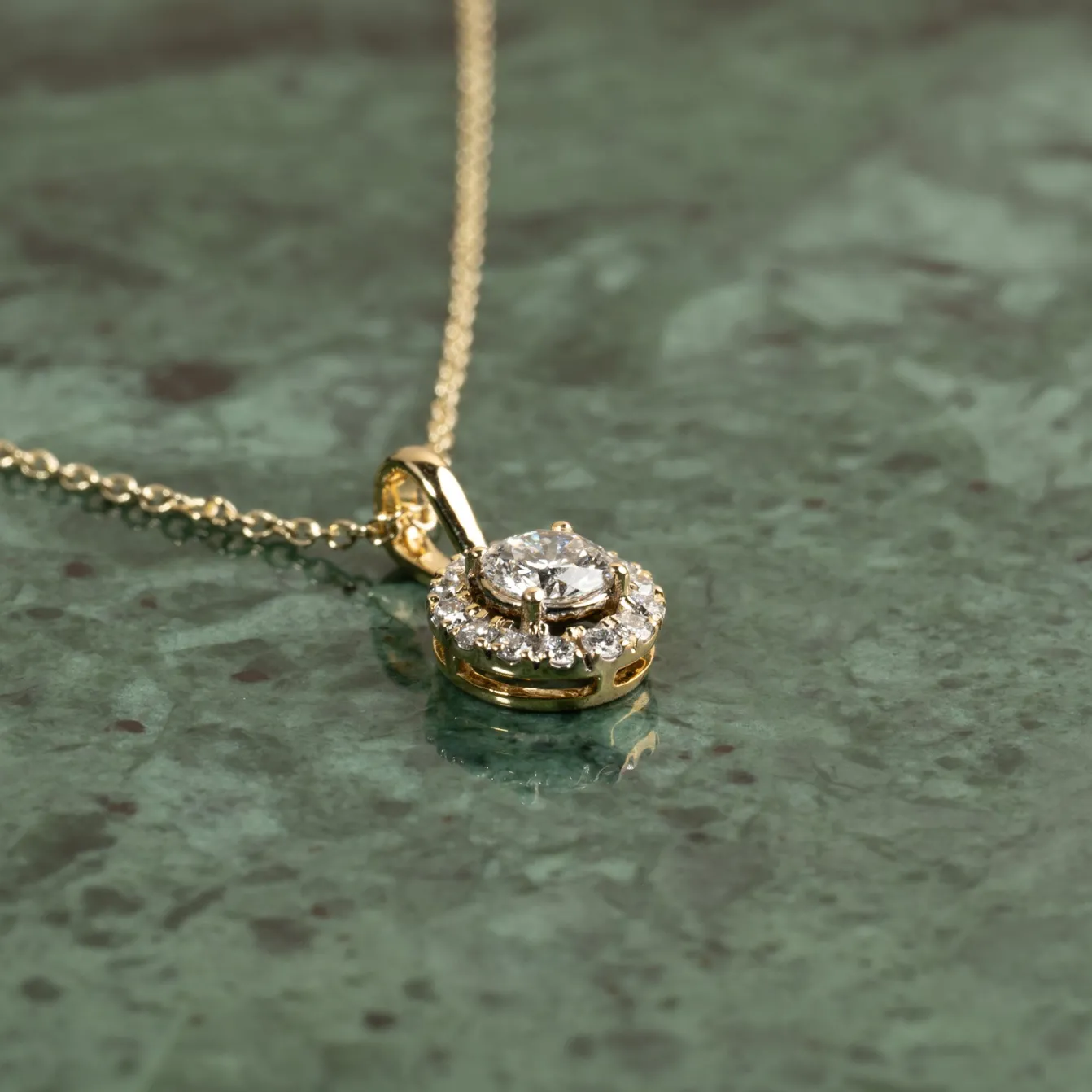 ROUND HALO DIAMOND PENDANT - 0.5ct - YG