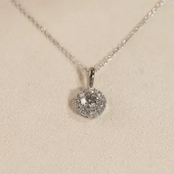 ROUND HALO DIAMOND PENDANT - 0.66ct - WG