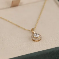 ROUND HALO DIAMOND PENDANT - 0.66ct - YG