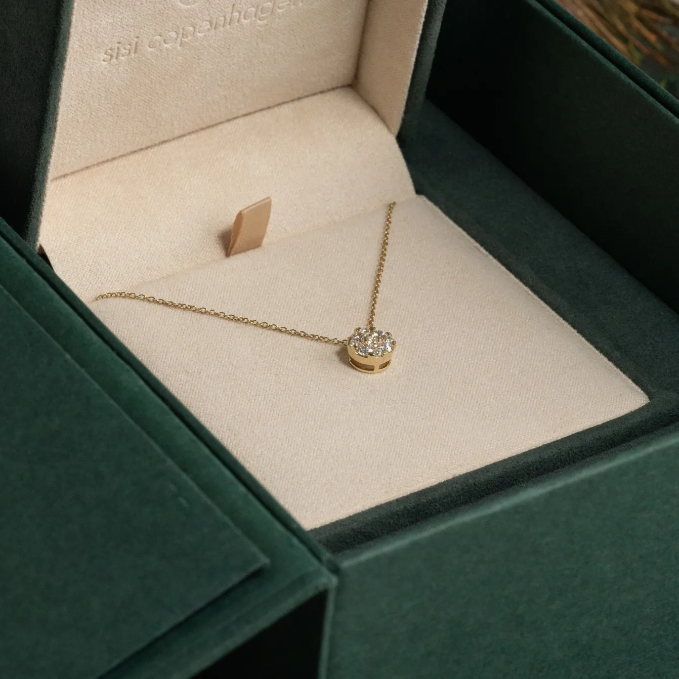 ROUND PAVE DIAMOND PENDANT - 0.45ct - YG
