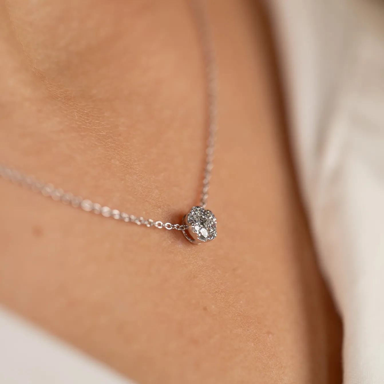 ROUND PAVE DIAMOND PENDANT - 0.2ct - WG