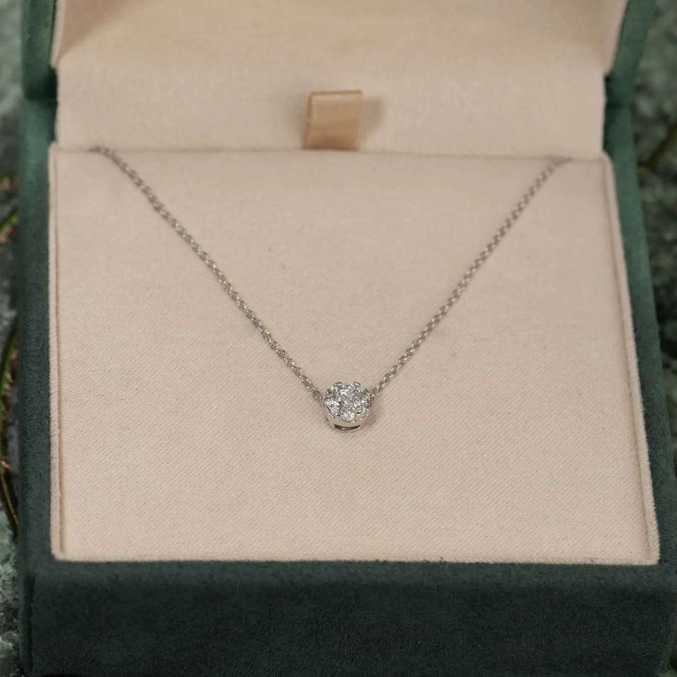ROUND PAVE DIAMOND PENDANT - 0.2ct - WG