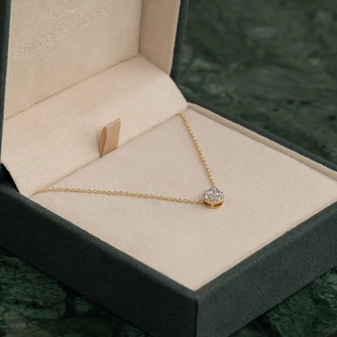 ROUND PAVE DIAMOND PENDANT - 0.2ct - YG