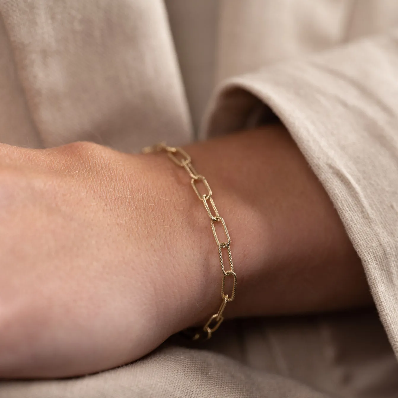 ROXANNE SOLID GOLD BRACELET - B&T Kustom Designs