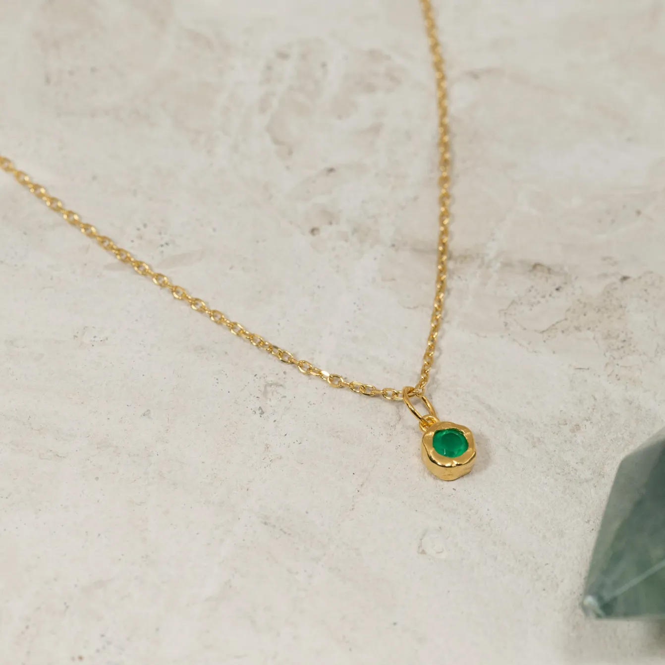 SELENE GREEN AGATE GOLDEN PENDANT