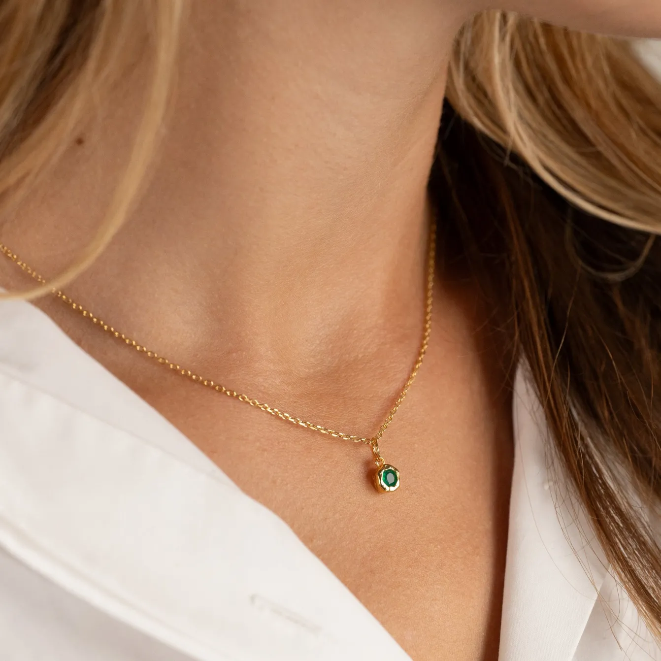 SELENE GREEN AGATE GOLDEN PENDANT