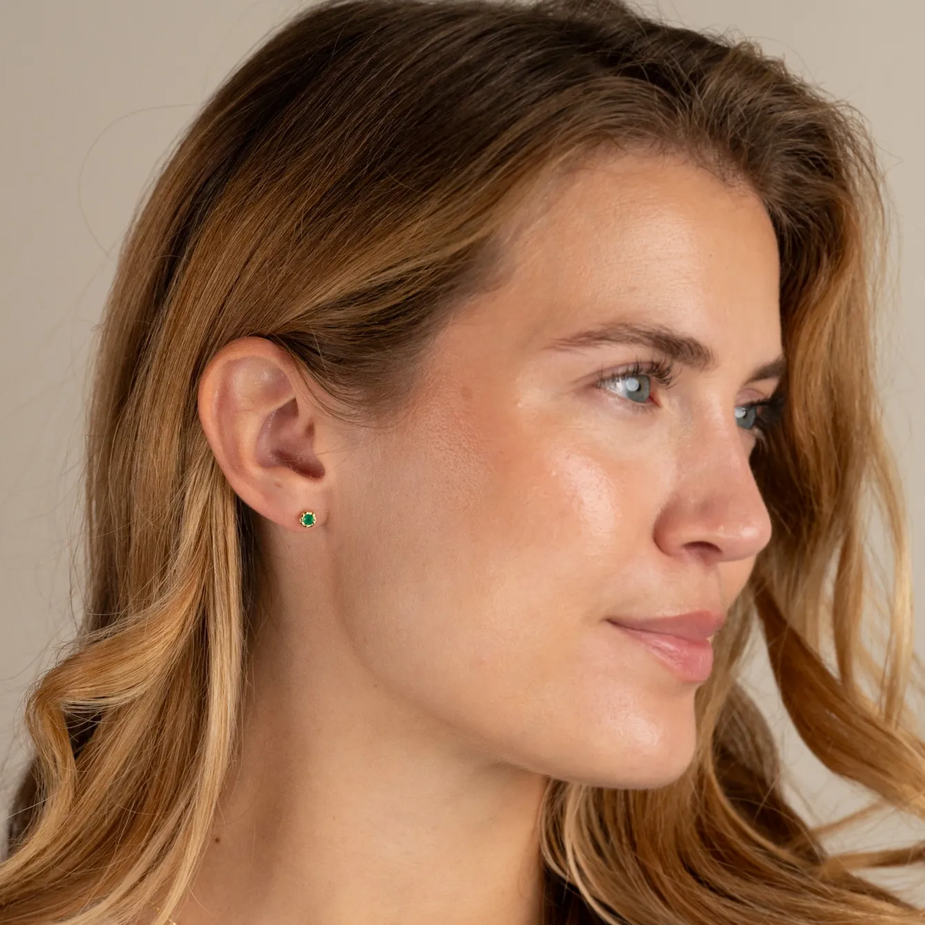 SELENE GREEN AGATE GOLDEN STUD EARRING
