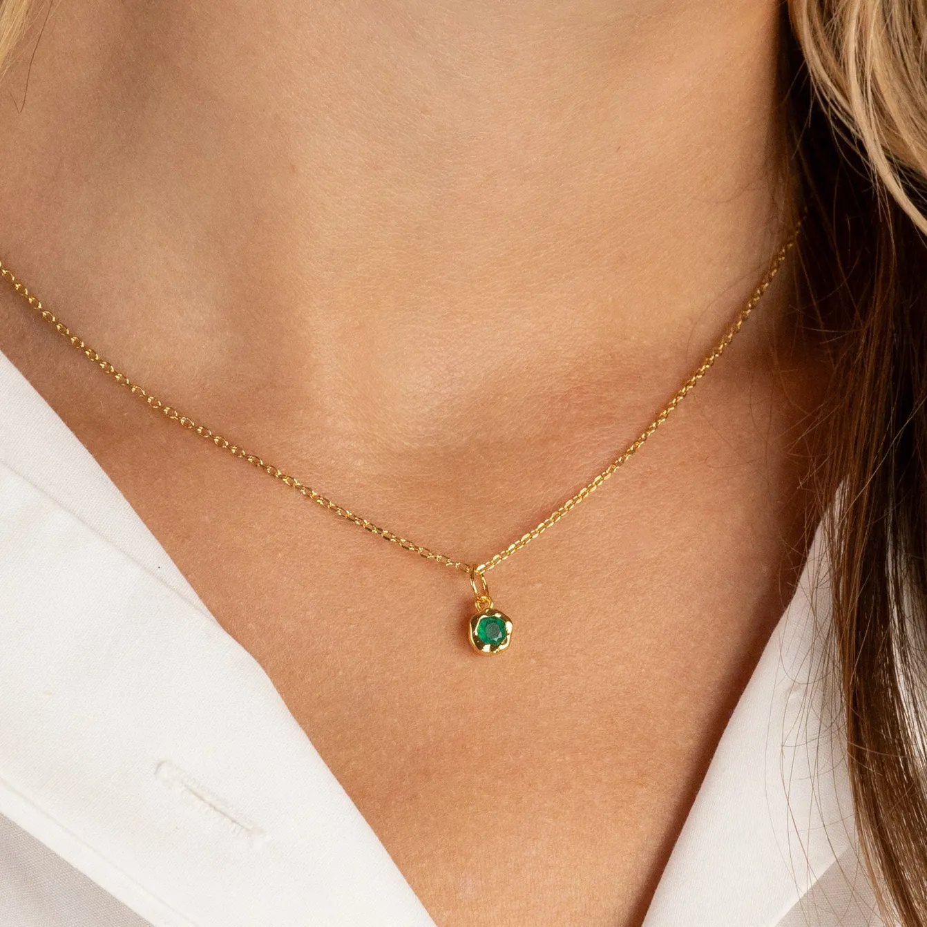 SELENE GREEN AGATE GOLDEN PENDANT