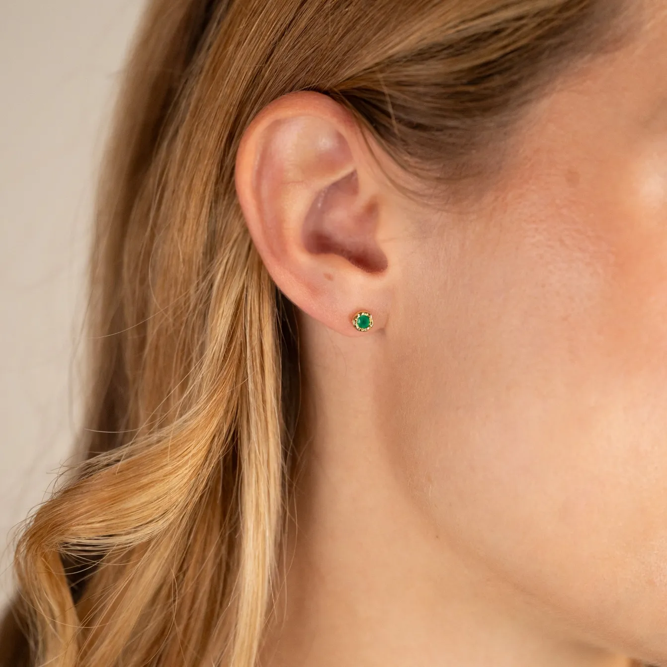 SELENE GREEN AGATE GOLDEN STUD EARRING