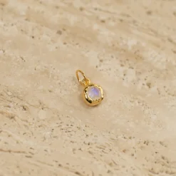 SELENE MOONSTONE GOLDEN PENDANT
