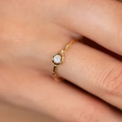 SELENE MOONSTONE GOLDEN RING