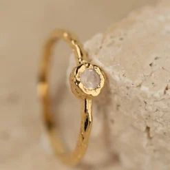 SELENE MOONSTONE GOLDEN RING