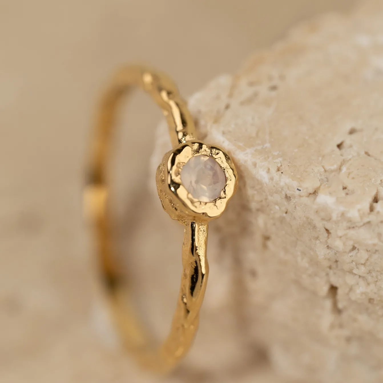 SELENE MOONSTONE GOLDEN RING