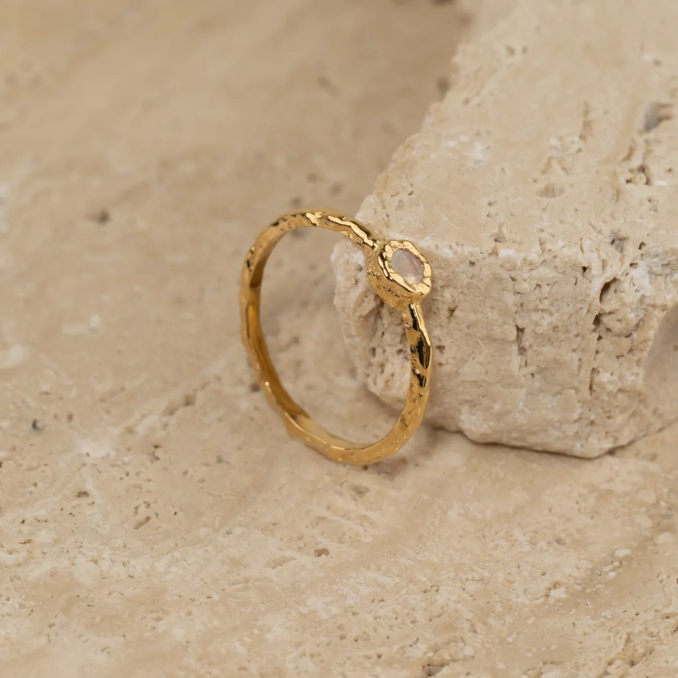 SELENE MOONSTONE GOLDEN RING