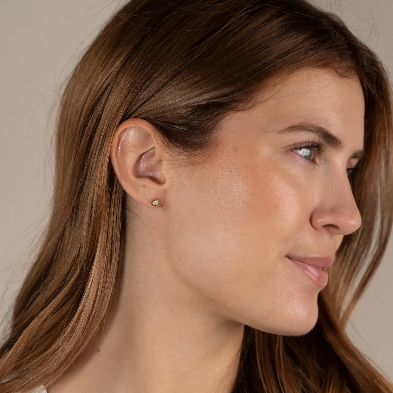 SELENE MOONSTONE GOLDEN STUD EARRING
