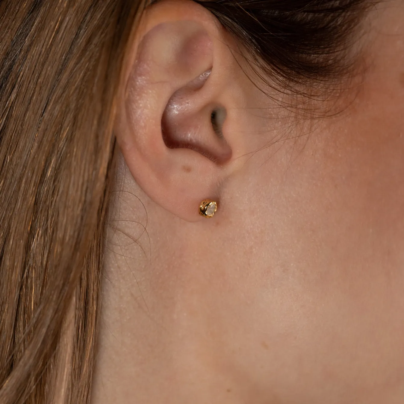 SELENE MOONSTONE GOLDEN STUD EARRING