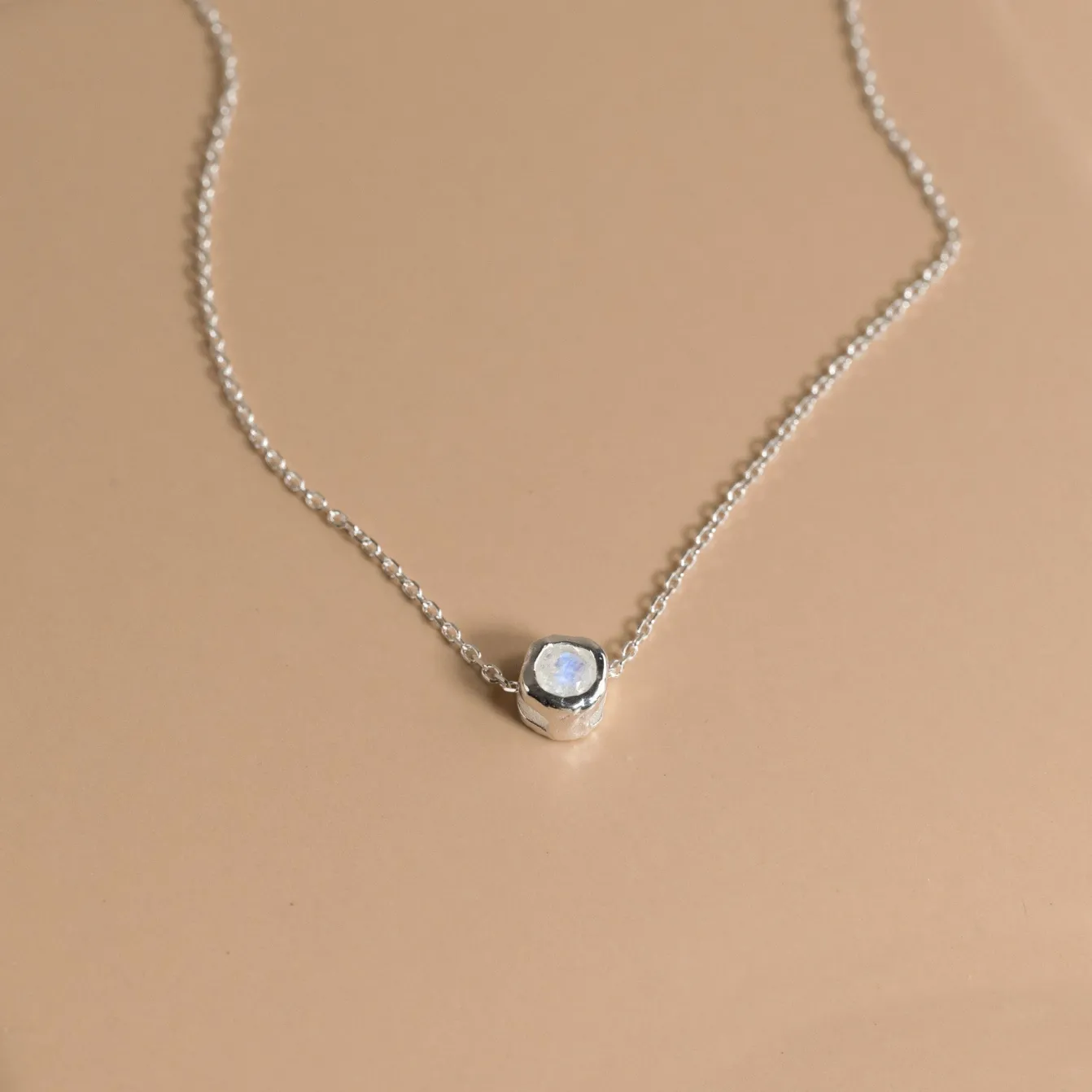 SELENE MOONSTONE SILVER FLOATING PENDANT