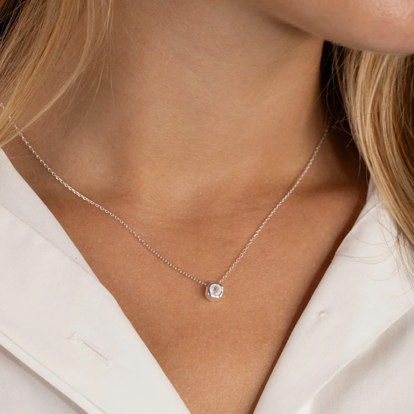 SELENE MOONSTONE SILVER FLOATING PENDANT
