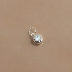 SELENE MOONSTONE SILVER PENDANT