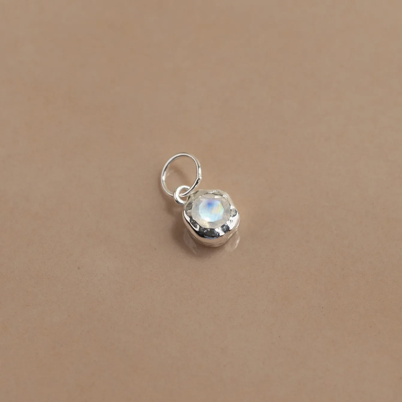 SELENE MOONSTONE SILVER PENDANT