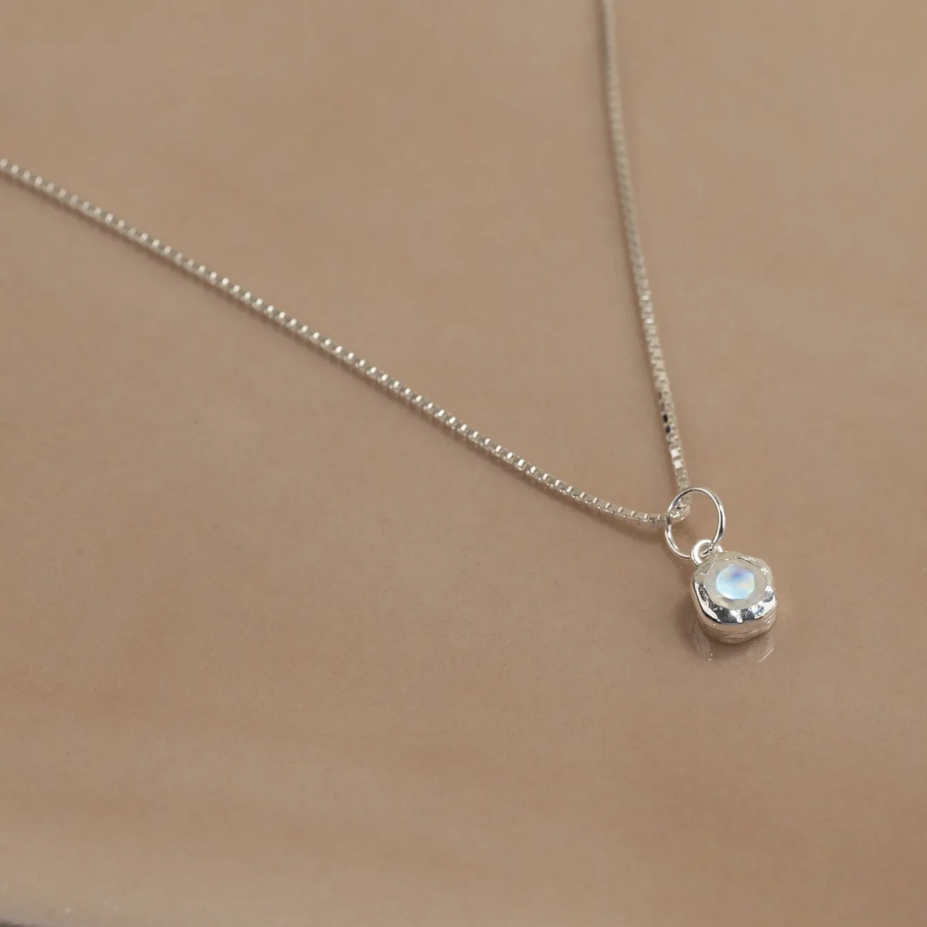 SELENE MOONSTONE SILVER PENDANT