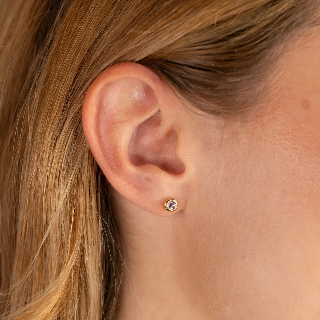 SELENE PURPLE AMETHYST GOLDEN STUD EARRING