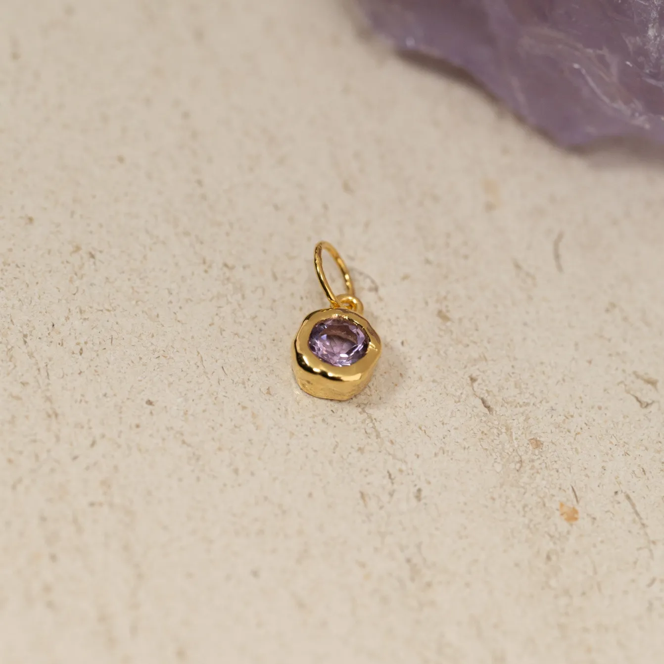 SELENE PURPLE AMETHYST GOLDEN PENDANT