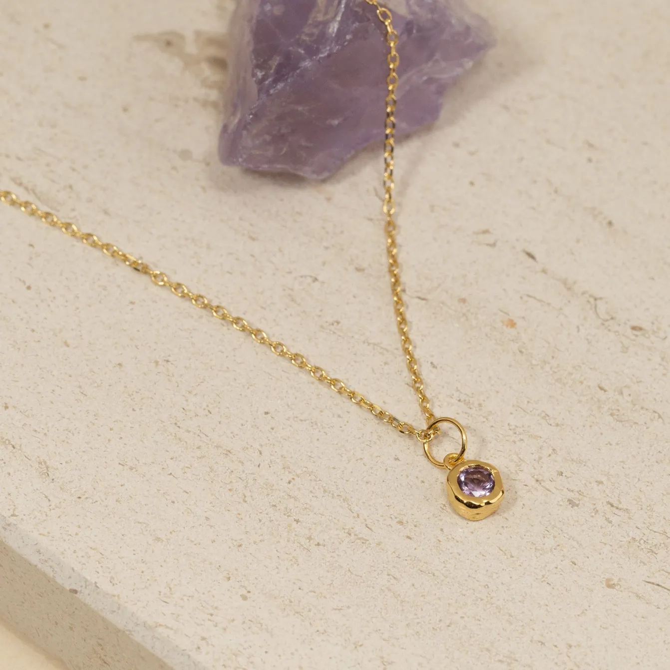 SELENE PURPLE AMETHYST GOLDEN PENDANT