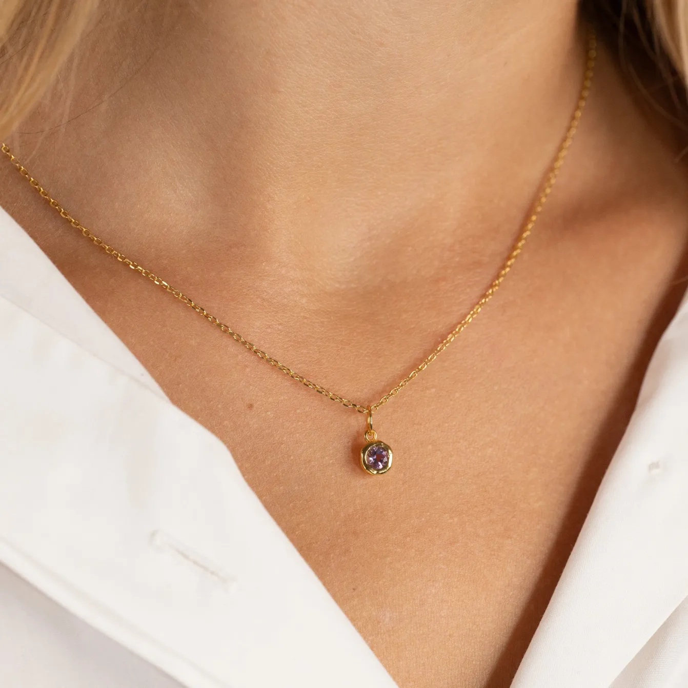 SELENE PURPLE AMETHYST GOLDEN PENDANT