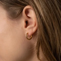 SELINA SMALL GOLDEN CREOL EARRING - Sisi Copenhagen