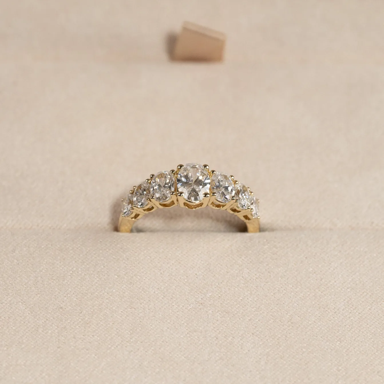 SEVEN STONE OVAL DIAMOND RING - 2.0ct - YG